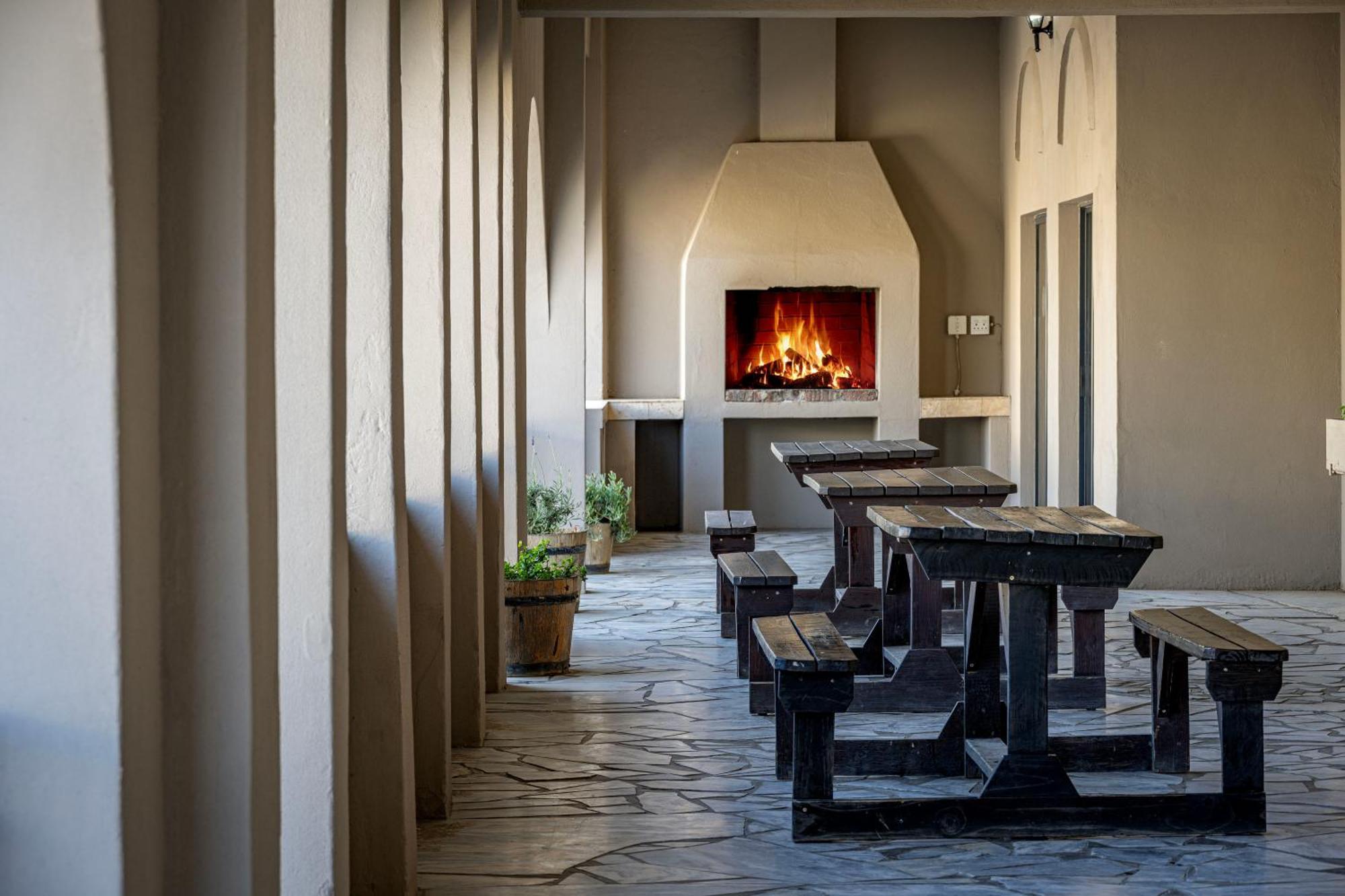 Calvinia Hotel Екстериор снимка