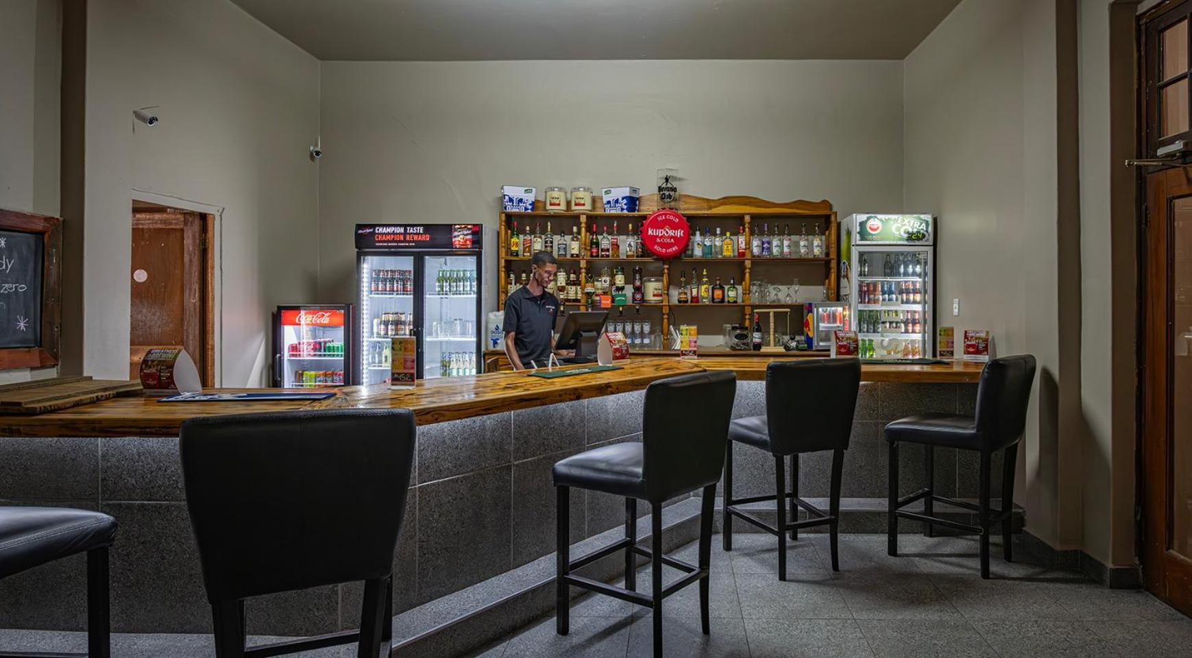Calvinia Hotel Екстериор снимка